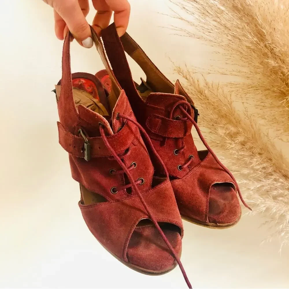 ANTHROPOLOGIE SCHULER SONS Maroon Burgundy Sling Back Lace Block Heels Sandals - Picture 4 of 12